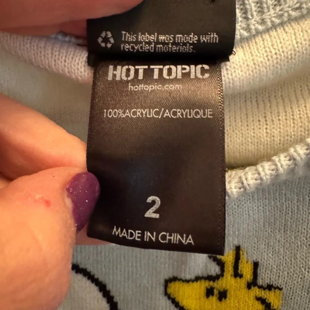 Peanuts Off-the-Shoulder Sweater - Light Blue and Red - Picture 6 of 8